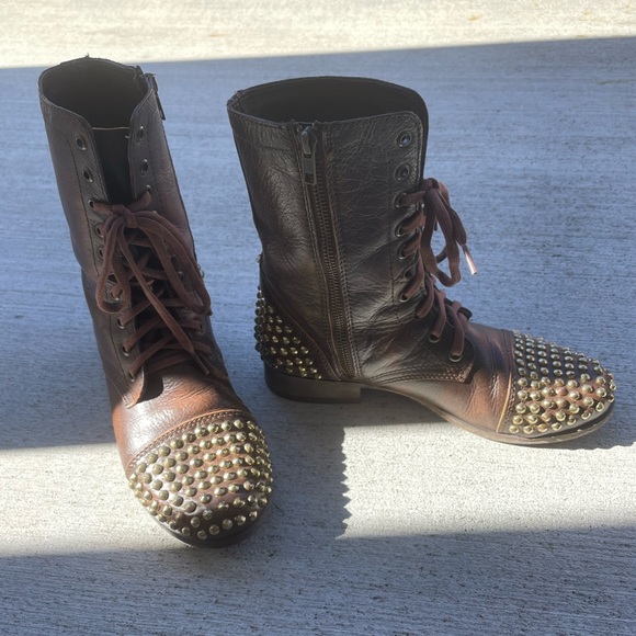 Steve Madden Distressed Brown Leather Mid-Calf Boots Gold Studs 8.5 - Picture 4 of 12